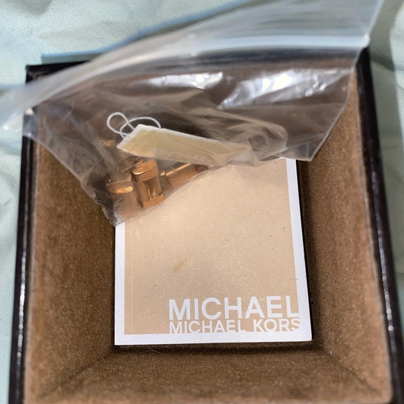 Michael Kors Ritz Rose Gold watch - Picture 4 of 4